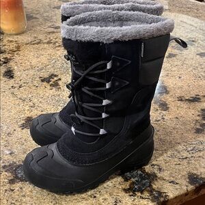 The North Face black snow boots little girl size 3